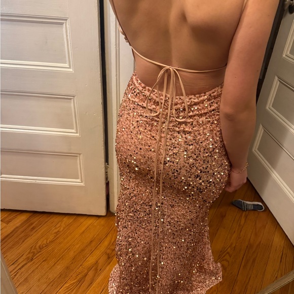 💛💛 Kalinnu Gold Sequin Prom Dress Size Medium - Picture 2 of 8